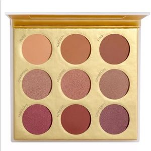 Put Be your selfie Palette! Brand new!